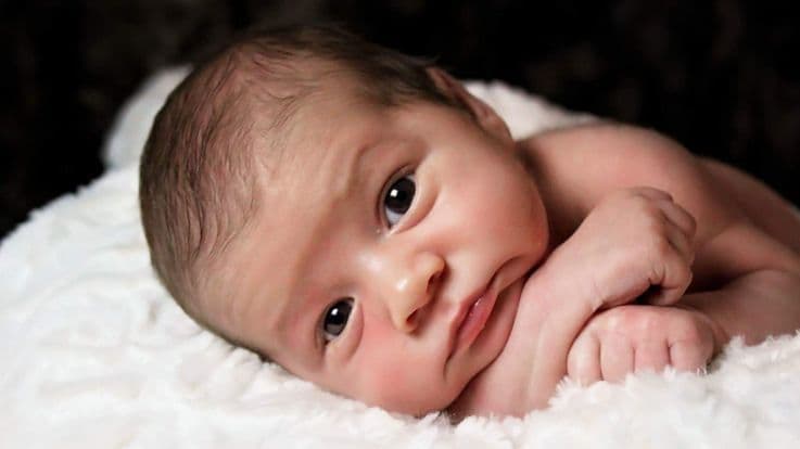 अप्रैल महीने में जन्मे बच्चों का नाम क्या रखना चाहिए?