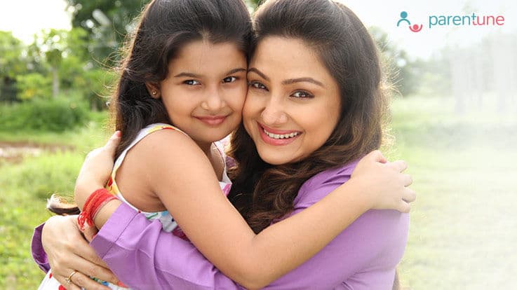 माँ के लिए समर्पित कुछ बेहद खास गानें (Songs)