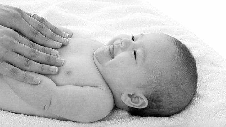 How Massage help Baby Grow Better? - Best Time and Oils to Massage, How to Massage Tips