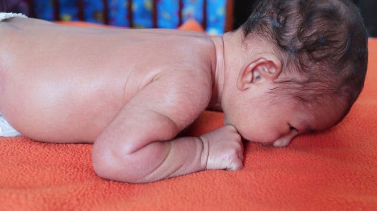 குழந்தைகள் எந்த மாதத்தில் குப்புற விழுவார்கள்?