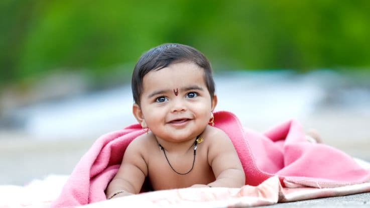 குழந்தை எப்போது முகம் பார்த்து சிரிக்கும்