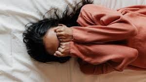 किशोरवयीन मुलांमध्ये सोसिअल अँक्सिएटी? कशी ओळखाल आणि काय काळजी घ्याल!!