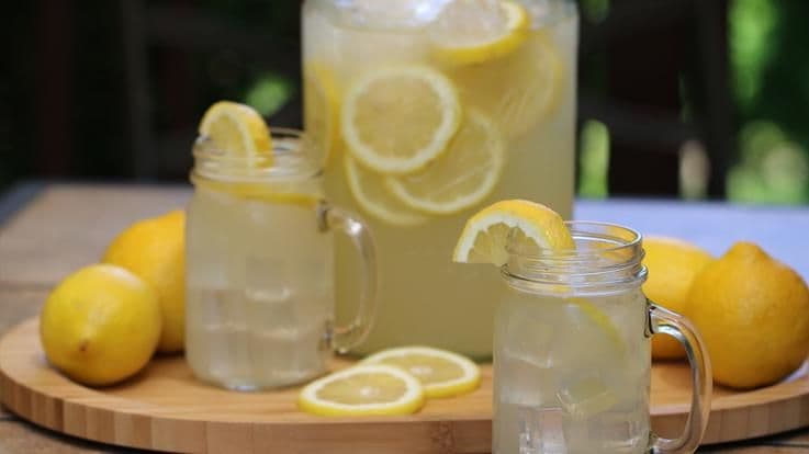 Homemade Lemonade Recipe to Keep Child Dehydrated in Summer