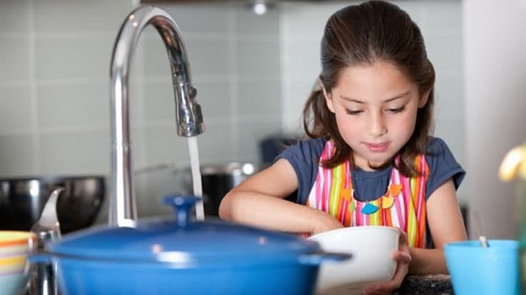 8 Household Chores You Can Involve Your Child